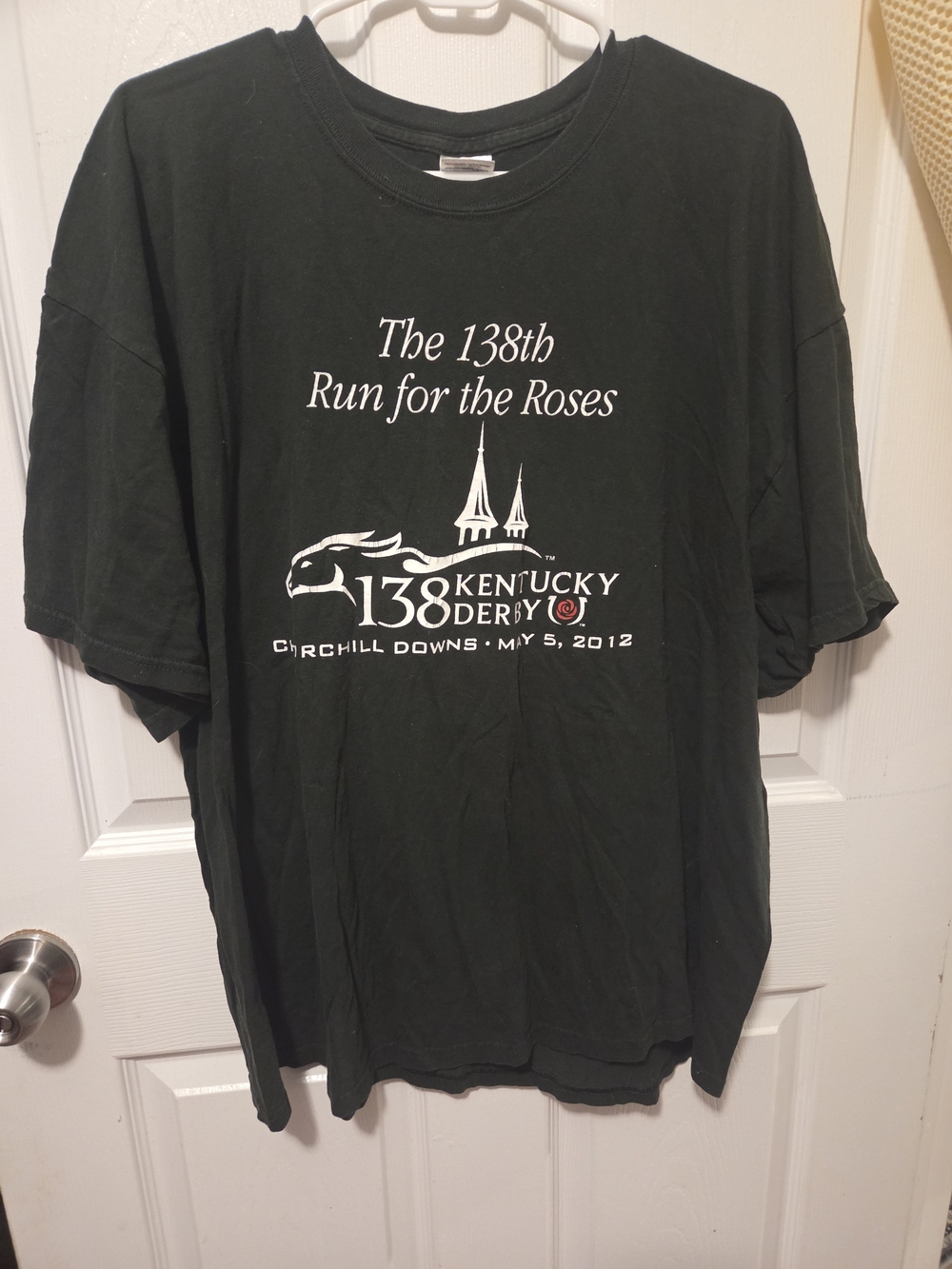 Gildan Black Kentucky Derby 'Run for the Roses' Graphic Tee